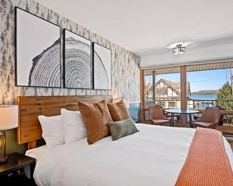 Spruce & Shore Motel - Fish Creek - Habitación