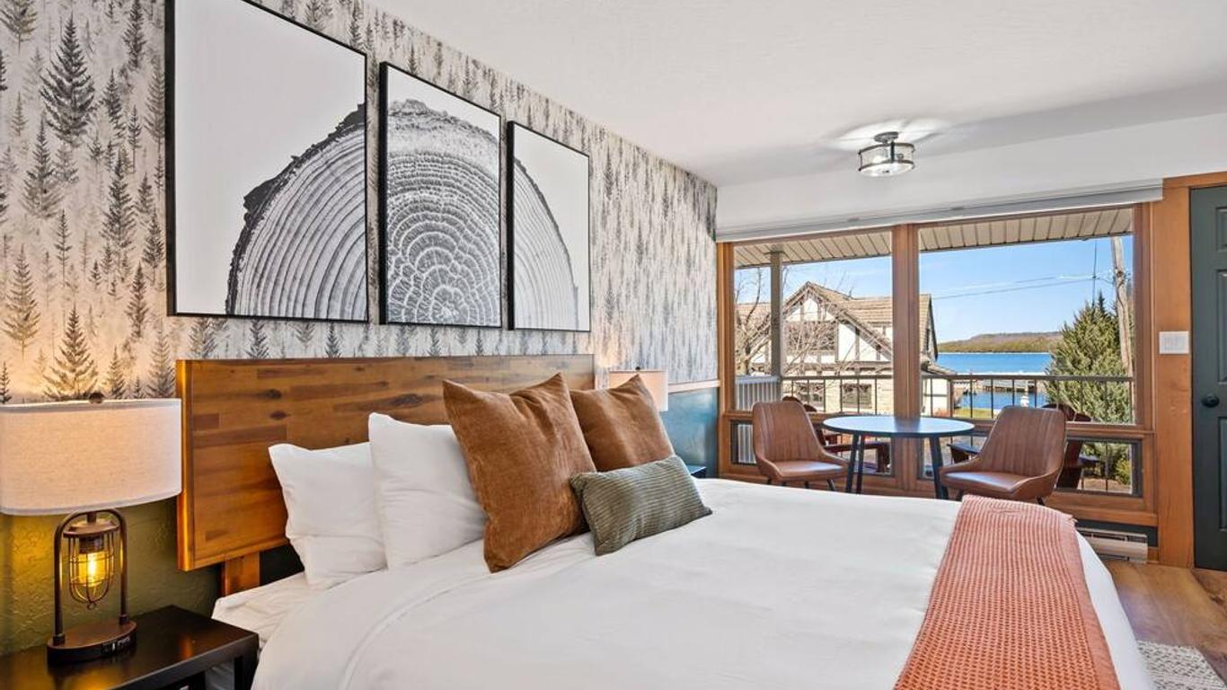 Spruce & Shore Motel