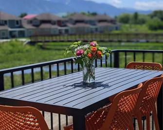 Cutthroat Condo - Mountain View and European Kitchen Close to Spring Creek Ramp - Swan Valley