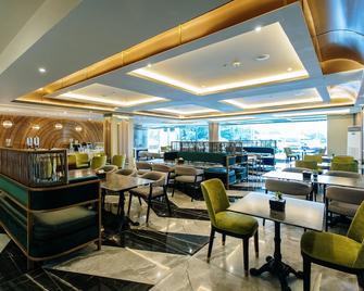 Zuri Hotel - אילוילו סיטי - מסעדה