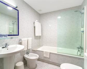 Hotel El Puente - סנשנשו - חדר רחצה