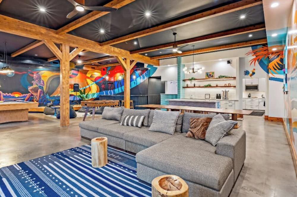 Howzit Hostels - Wailuku