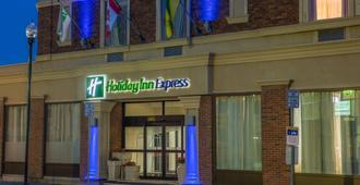 Holiday Inn Express & Suites Regina Downtown - רגינה