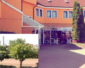 Ates Hotel Lampertheim - Lampertheim - Edificio