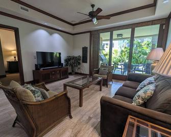 Best Deal! Boogie Boards, Snorkel Gear, Baby Gear, Golf! Its all in the deal! - Waikoloa Village - Living room