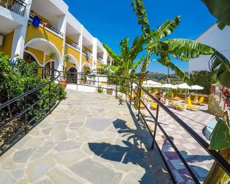 Vanessa Hotel - Kalamaki