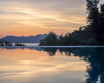 Armonia Bay Hotel - Kokkari - Zwembad