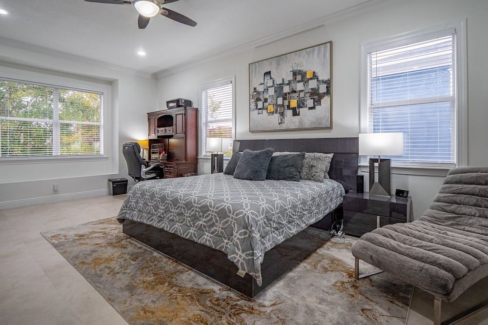 Spectacular Mediterranean Style South Tampa Pool Home - Tampa - Bedroom