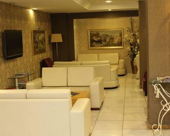 Park Royal Hotel - Adana - Sala de estar