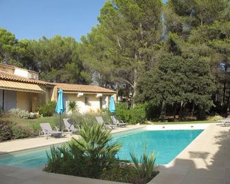 L'oustau De Bigatie - Lambesc - Piscine