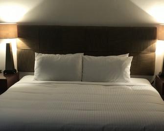 The Clan Terrigal - Terrigal - Bedroom