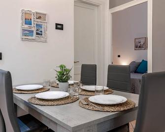 H11 [Arma Three-Room Apartment] Sea - Cycle Path - Center - Taggia - Salle à manger