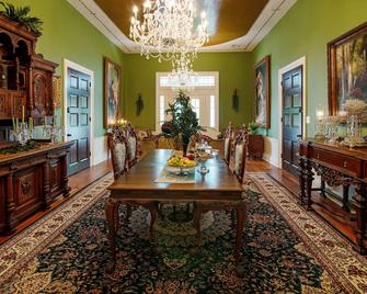 Belle Air Mansion and Inn - Nashville - Front desk