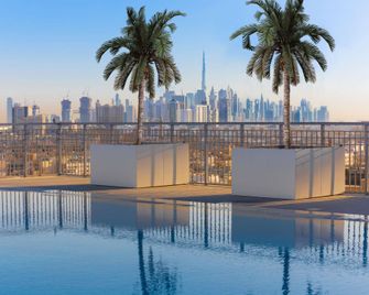 Novotel Dubai Gold District - Dubai - Piscina