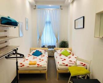 Flyfly Hostel - Wroclaw - Bedroom