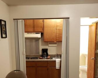 Edi's Suites Privacy And Comfort Away From Home - Dover Cheswold - Cuisine