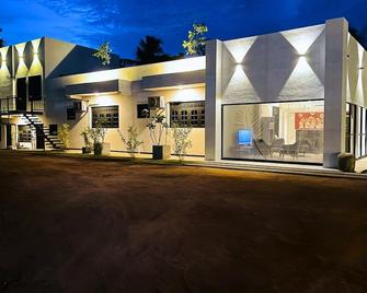 The Ivy Lake - Anuradhapura - Building