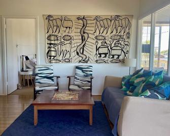 Unwind at Hyams Beach - Hyams Beach - Living room
