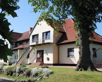Snug Apartment in Kröpelin Germany - Neu-Satow - Edificio