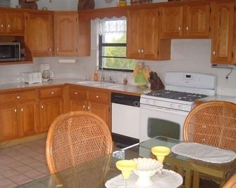 Looe Key Villa - Beautiful Ocean View - 3 Balconies - Ramrod Key - Cocina