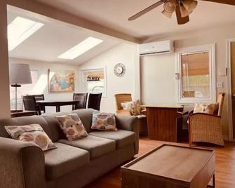 On Pointe! - Pointe-du-Chêne