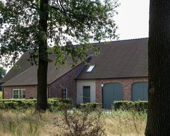 Peer Villa with Garden - Peer - Building