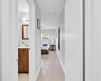 The Blue House Fort Lauderdale Airport/Cruise - Fort Lauderdale - Hallway