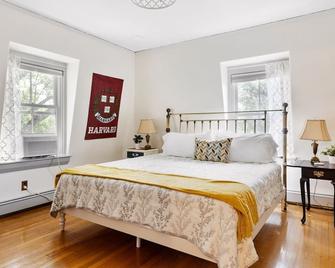 Gorgeous 4+ br 3.5 ba Harvard mansion: Cambridge Cosmopolitan - Cambridge - Bedroom