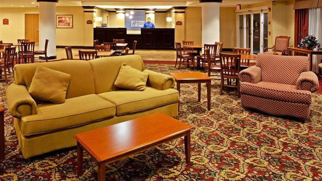 Holiday Inn Express Hotel & Suites Brooksville West