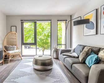 1br+den | Gym, Lounge | Bellevue | Sophari C - Bellevue - Stue