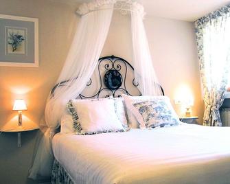 La Pulcia B&B - Gradara - Bedroom
