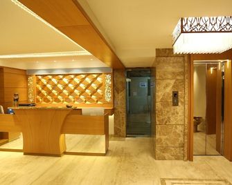 Hotel Surya - Indore - Front desk