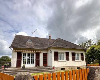 Family Home and Nature in Eymoutiers - Eymoutiers - Bâtiment
