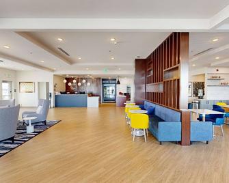 Comfort Inn and Suites at Sanford Sports Complex - Sioux Falls - Lobby