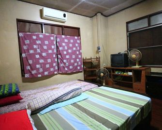 Anurak Guesthouse - Bangkok - Kamar Tidur
