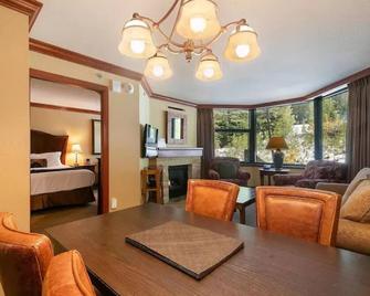 Everline Resort and Spa - 1 Bedroom Fireplace Suite - Olympic Valley - Soggiorno