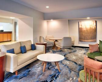 Fairfield Inn & Suites by Marriott Seattle Bellevue/Redmond - Bellevue - Oturma odası