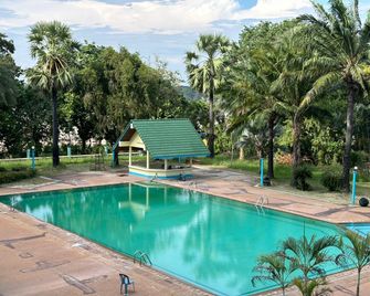 Royal Mekong Riverside Hotel - Nong Khai - Zwembad