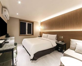 Hotel Bom - Gunsan - Bedroom