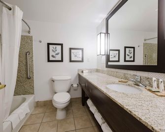 Country Inn & Suites by Radisson, Lake George, NY - Queensbury - Bad