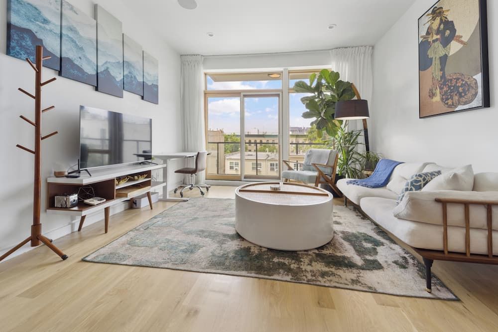 Sunny Oasis with WD I Central Air I Desk I Free Park - ברוקלין - סלון