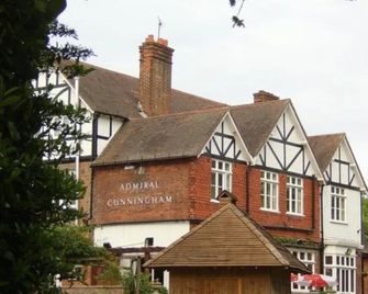 The Admiral Cunningham Hotel - Bracknell - Gebäude