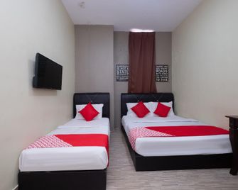 OYO 89981 Nyamanya Hotel - Kuantan - Habitación
