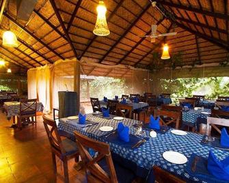 Lake shore inn Thekkady - Thekkady - Restaurant