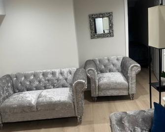 Modern 4br- Near Everything! - Baltimore - Sala de estar