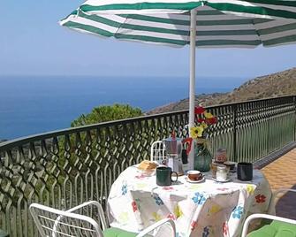 Villa Amelia detached and super panoramic! - Camerota - Balcone