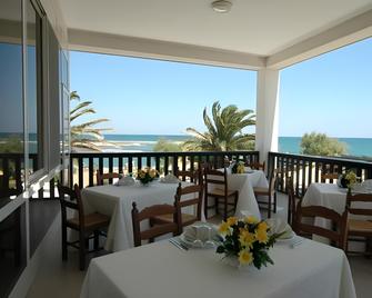 Hotel Il Timone - Carovigno - Balkon