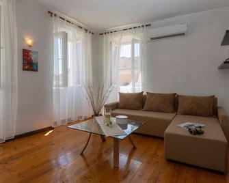 Yasmin House by Corfuescapes - Corfu - Living room