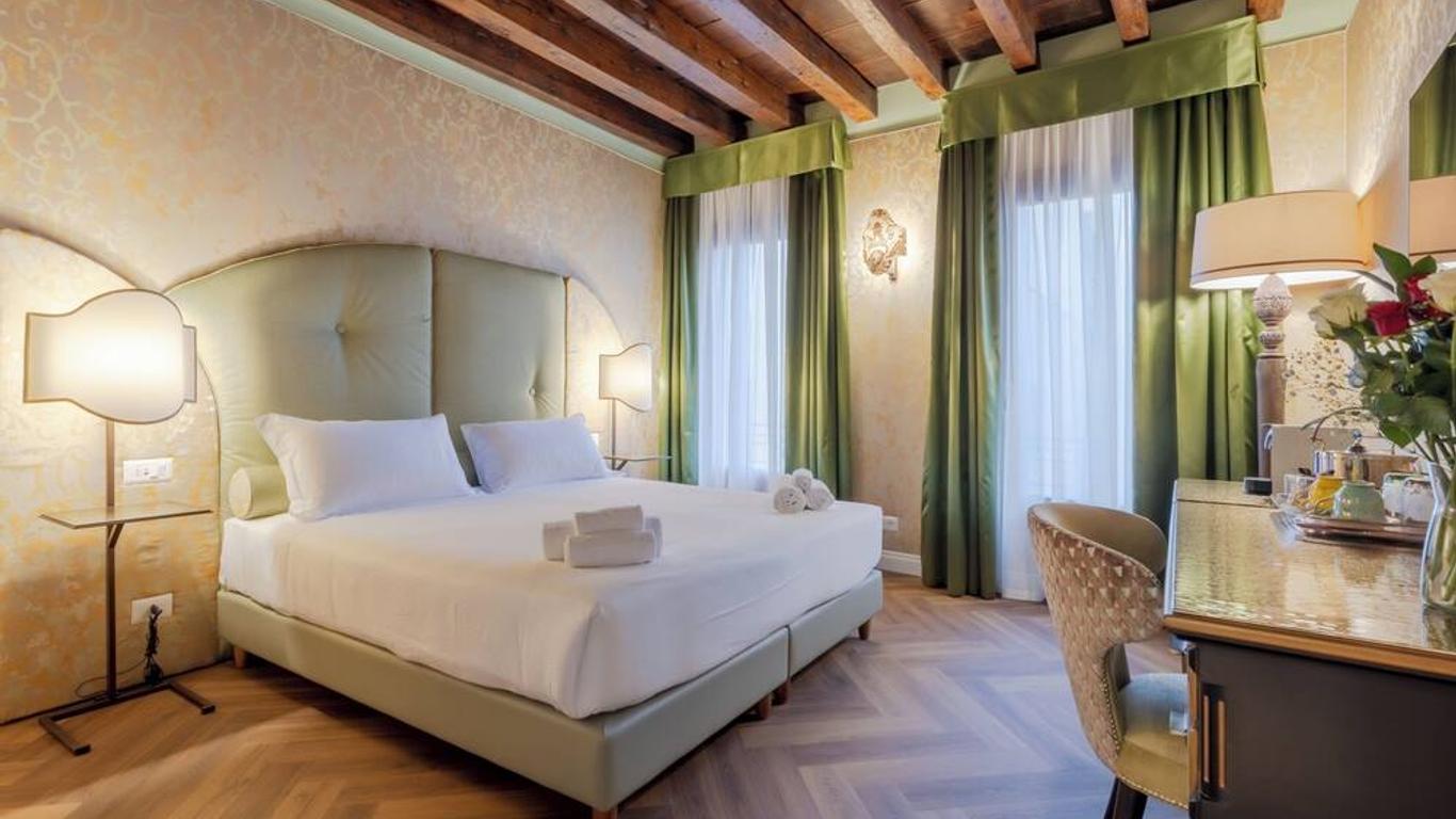 ريلياس بياتزا سان ماركو