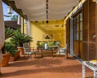 Holiday Home La Rondine by Interhome - San Giuliano Terme - Patio